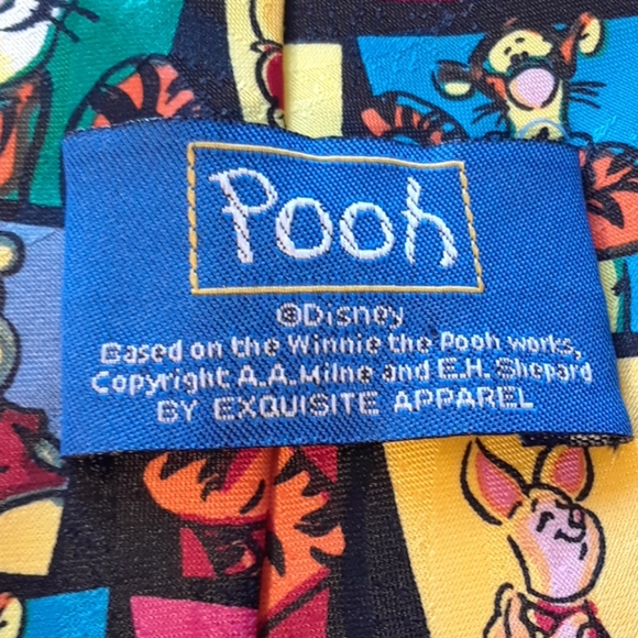 VINTAGE *POOH* WINNIE THE POOH NECKTIE 💚 - Picture 10 of 11